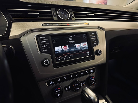 Volkswagen Passat 18 of 30