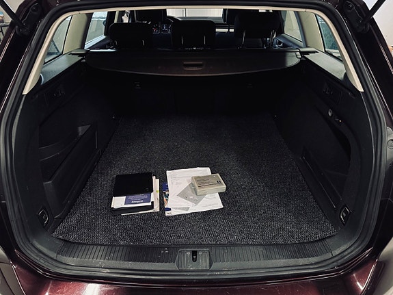 Volkswagen Passat 23 of 30