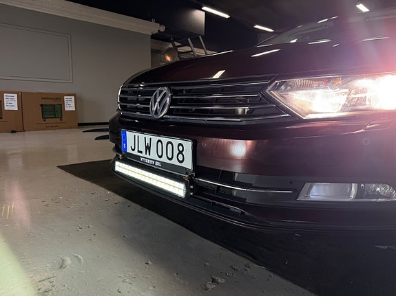 Volkswagen Passat 25 of 30