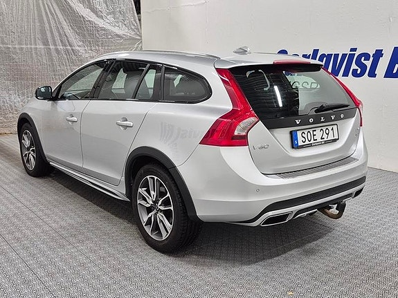 Volvo V60 Cross Country 5 of 7