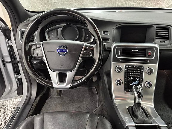 Volvo V60 Cross Country 6 of 7