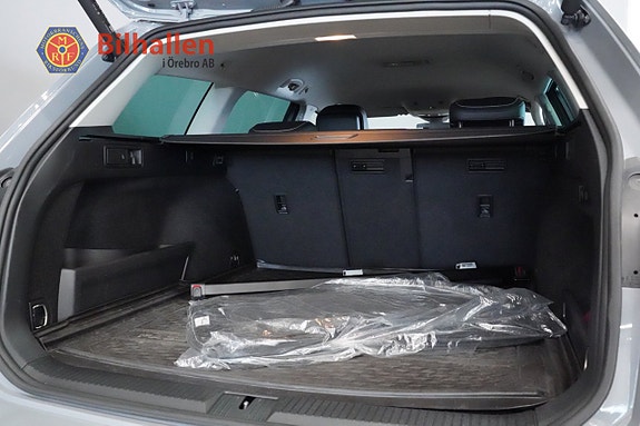 Volkswagen Passat 15 of 24