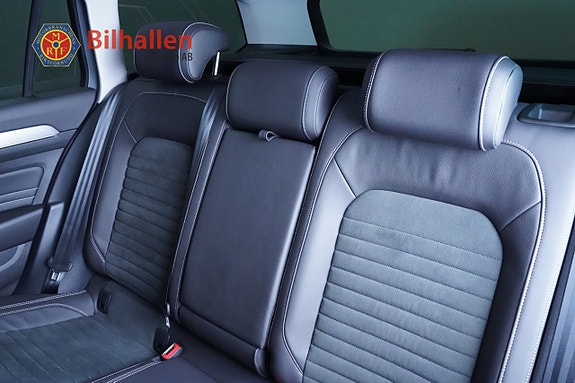 Volkswagen Passat 13 of 24