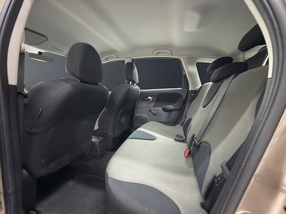 Nissan Note 9 of 15