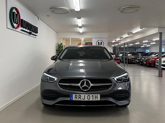 Mercedes-Benz C180 3 of 27