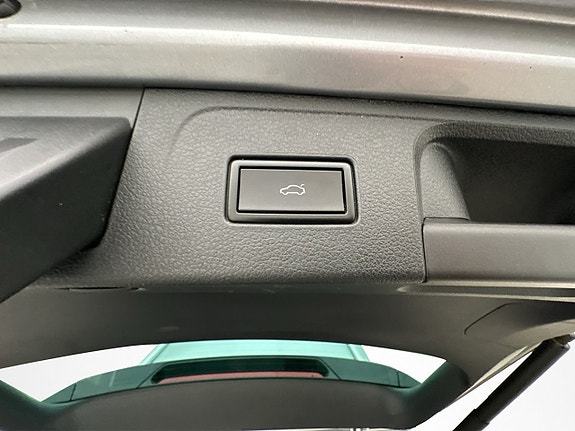 Volkswagen Passat 30 of 30