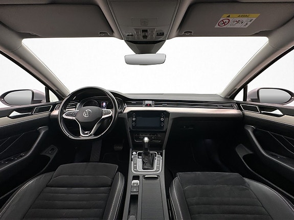 Volkswagen Passat 17 of 30