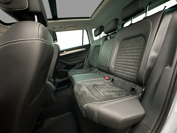 Volkswagen Passat 28 of 30