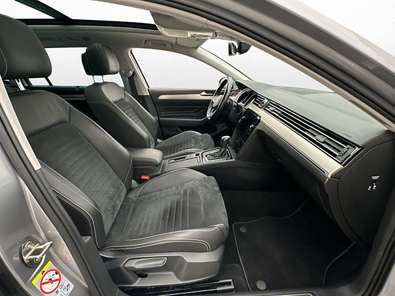 Volkswagen Passat 25 of 30