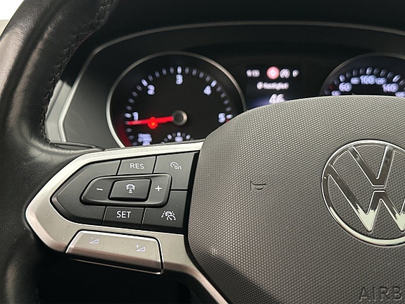 Volkswagen Passat 14 of 30
