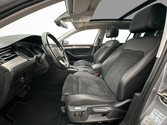 Volkswagen Passat 11 of 30