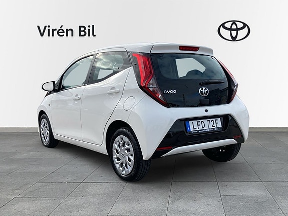 Toyota Aygo 3 of 11