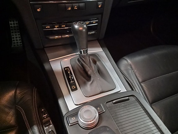 Mercedes-Benz E350 17 of 18