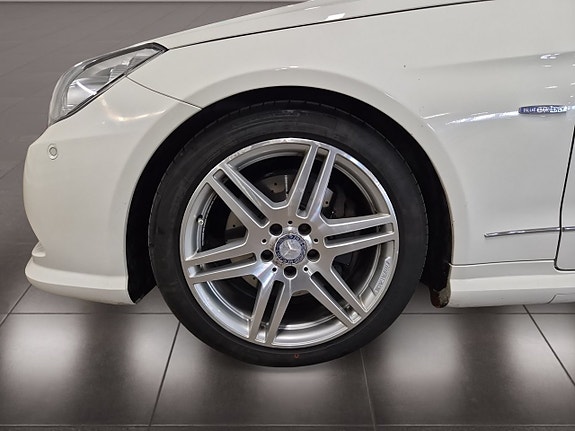 Mercedes-Benz E350 9 of 18