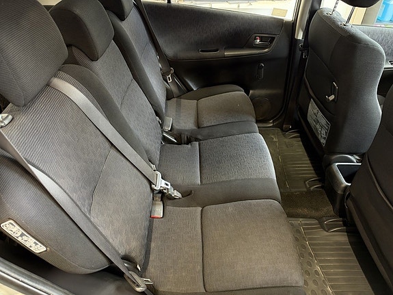 Toyota Corolla Verso 17 of 25