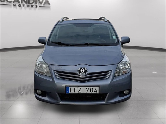 Toyota Verso 3 of 27