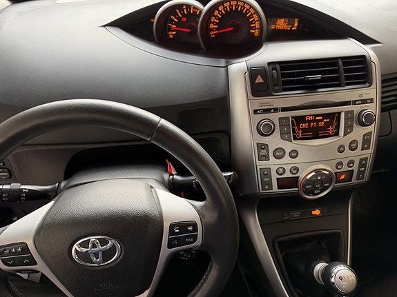 Toyota Verso 23 of 27