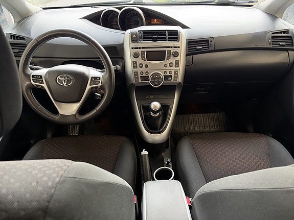 Toyota Verso 22 of 27
