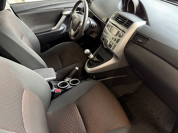 Toyota Verso 25 of 27