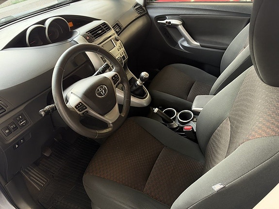 Toyota Verso 21 of 27