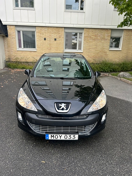 Peugeot 308 2 of 10