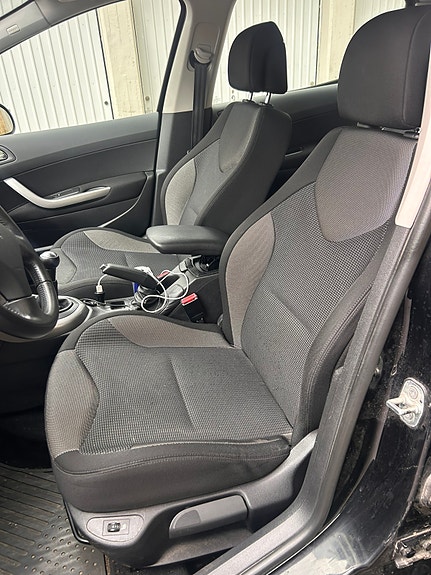 Peugeot 308 8 of 10