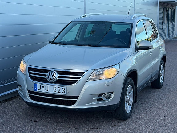 Volkswagen Tiguan 2 of 14