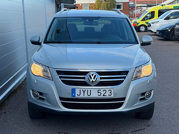 Volkswagen Tiguan 3 of 14