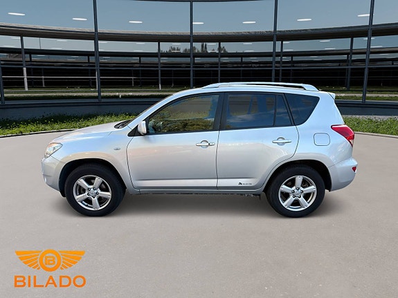 Toyota RAV4 5 of 11