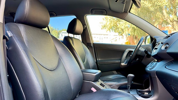 Toyota RAV4 9 of 11