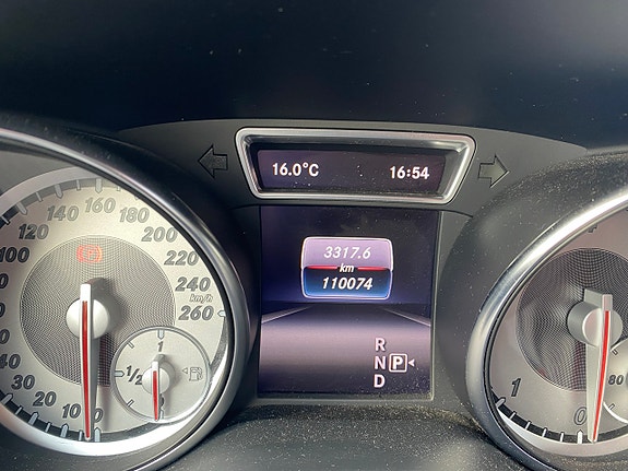 Mercedes-Benz GLA220 d 7 of 19