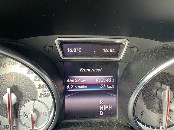 Mercedes-Benz GLA220 d 9 of 19