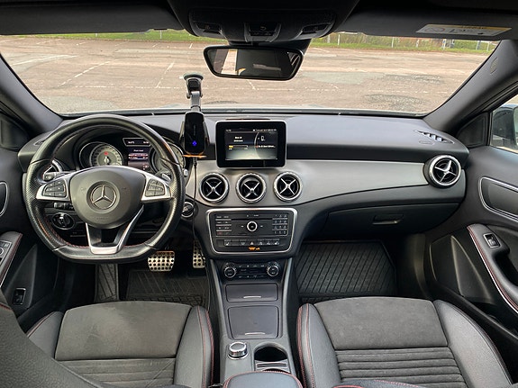 Mercedes-Benz GLA220 d 11 of 19