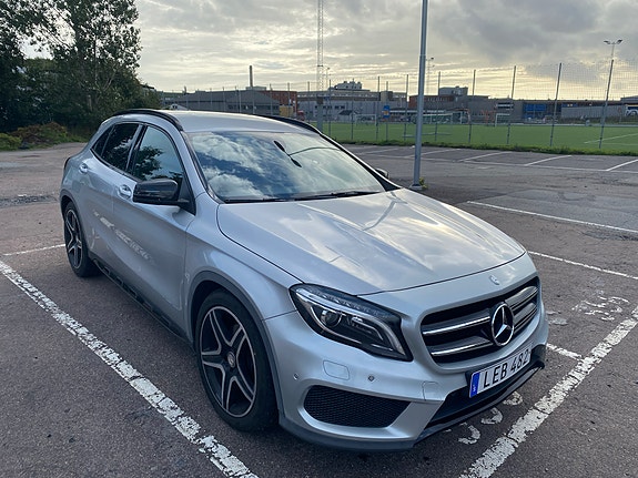 Mercedes-Benz GLA220 d 2 of 19