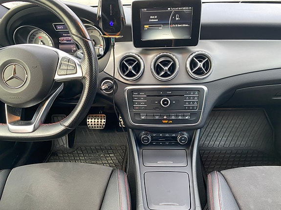Mercedes-Benz GLA220 d 12 of 19