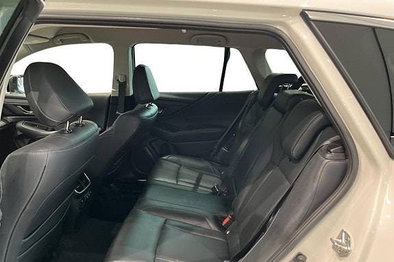 Subaru Outback 16 of 30