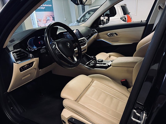 BMW 330e 16 of 30
