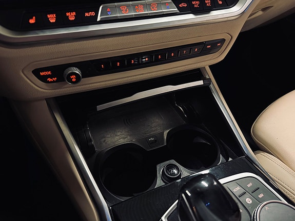 BMW 330e 19 of 30