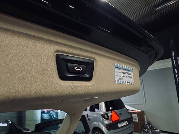 BMW 330e 28 of 30