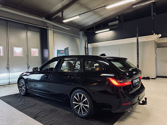BMW 330e 5 of 30