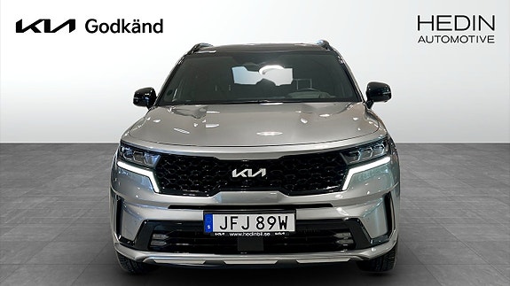Kia Sorento 2 of 12
