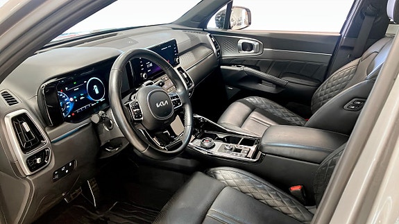 Kia Sorento 8 of 12