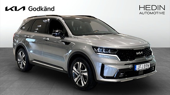Kia Sorento 3 of 12