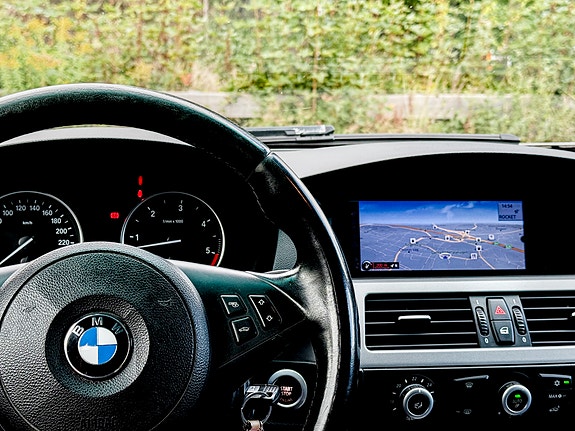 BMW 525d 12 of 13