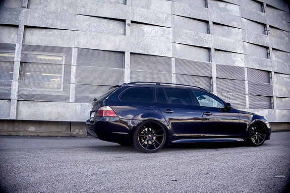 BMW 525d 2 of 13