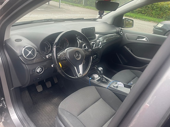 Mercedes-Benz B180 5 of 5