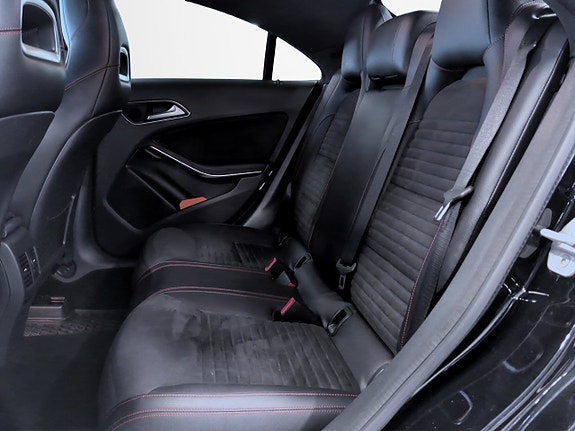 Mercedes-Benz CLA200 13 of 15