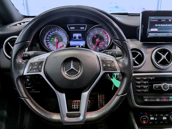 Mercedes-Benz CLA200 9 of 15