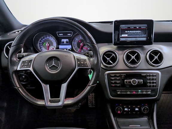 Mercedes-Benz CLA200 8 of 15