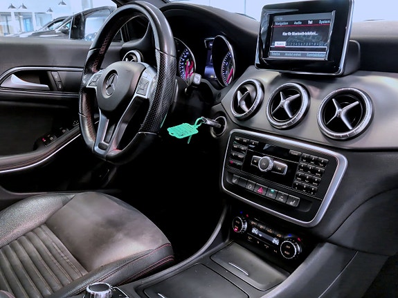 Mercedes-Benz CLA200 12 of 15